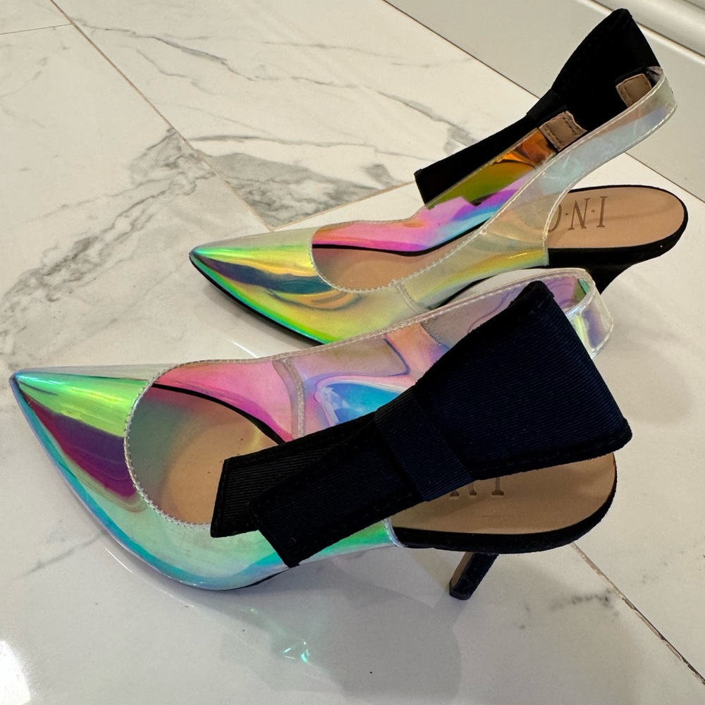 Holographic heels